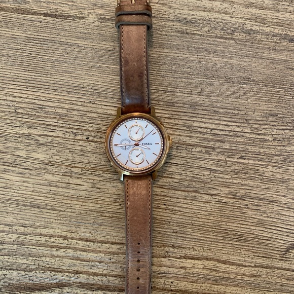 Fossil Watch - Picture 2 of 4